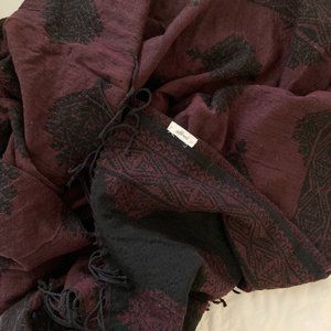 Aritzia Diamond Mosaic Blanket Scarf